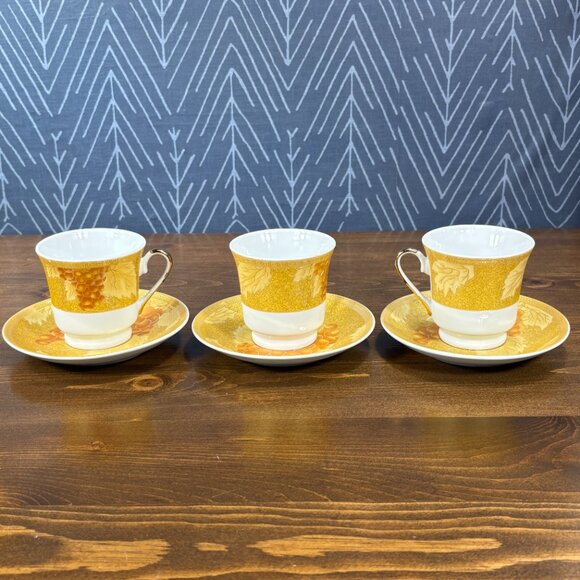 Vintage 1960s China Tea Cup Set with Saucers in Original Box Gold Grape Leaf - Picture 7 of 14